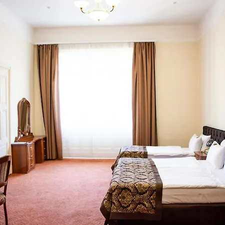 George Hotel