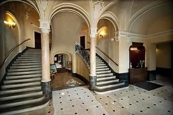 Hotel George 3*