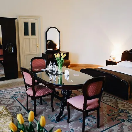 George Hotel 3*