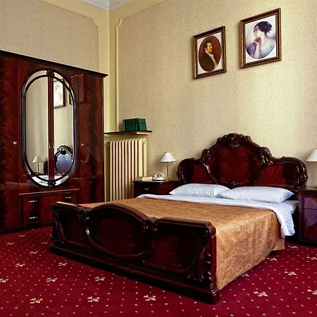 George Hotel