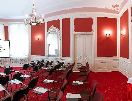 George Hotel