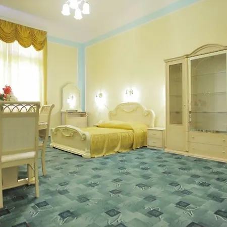 Hotel George 3*