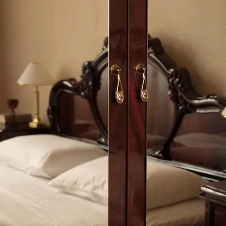 George Hotel
