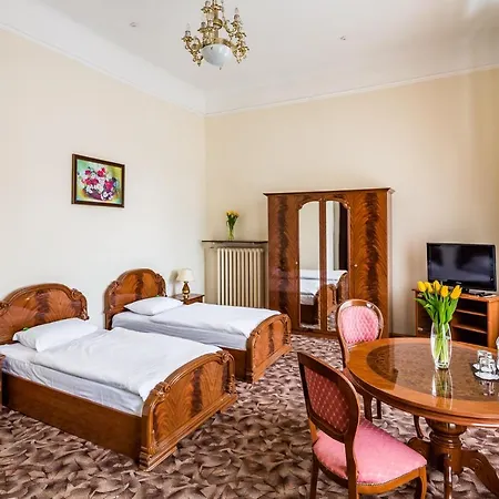Hotel George 3*